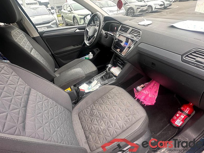 VOLKSWAGEN Tiguan eHybrid (PHEV) Life 1.4 TSI eHybrid 180 kW (245 ch) 6 vitesses DSG #3