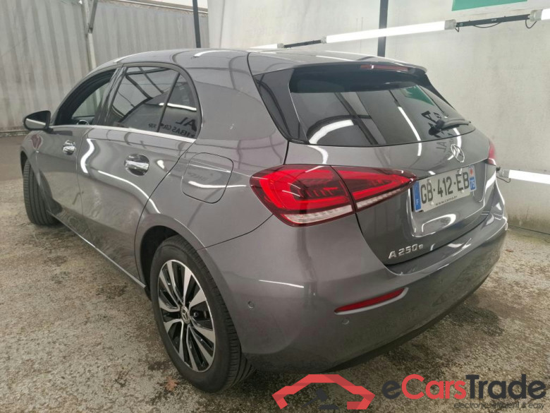 MERCEDES-BENZ Classe A Compact  2018  5P  Berline A 250 e Business Line 8GDCT #2