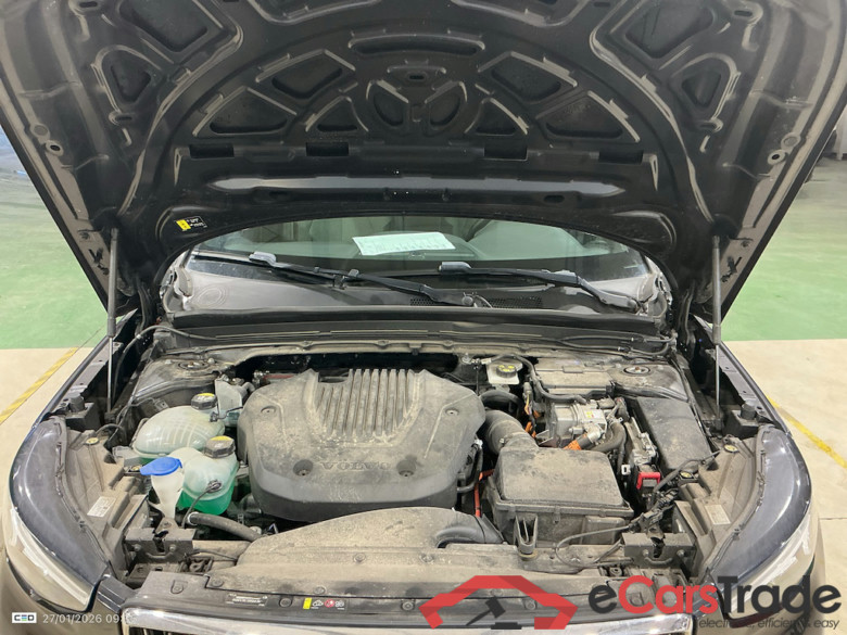 VOLVO XC40 1.5 T4 PHEV CORE DCT #6