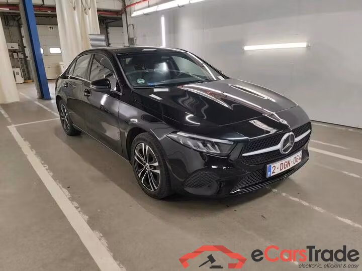 Mercedes A-Klasse Limousine A-Klasse Limousine A 250 e Business Line (PHEV) 160kW/218pk  4D/P Auto-7 #2