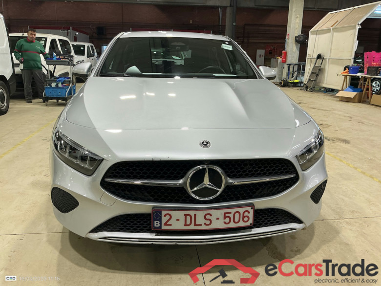 MERCEDES-BENZ A-CLASS 1.3 A 250 E LUXURY LINE DCT #2
