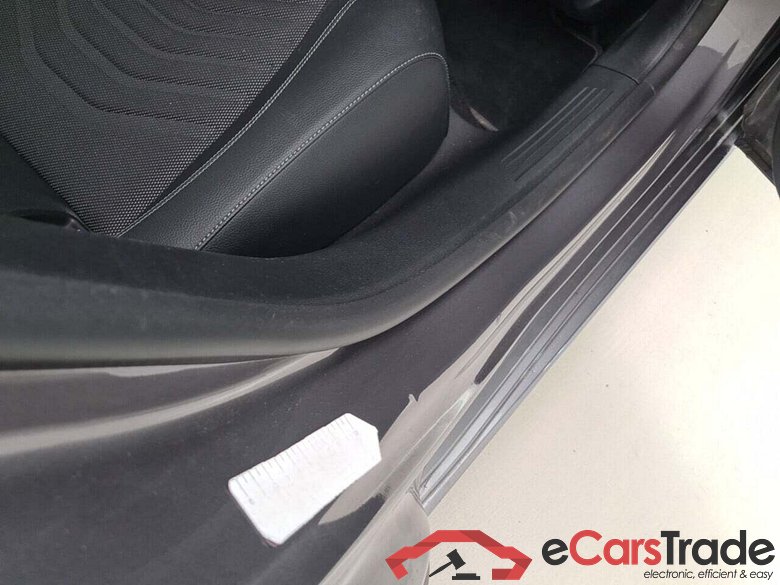 MERCEDES-BENZ A-KLASSE 1.3 250E STYLE PLUS 7G-DCT #6