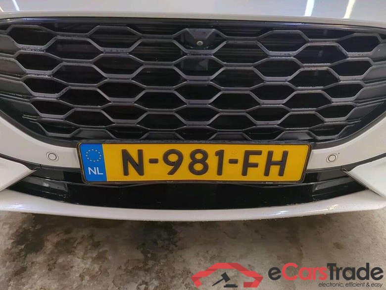 FORD KUGA 2.5 PHEV ST-Line #4