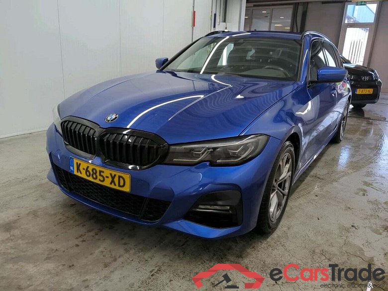 BMW 3-serie Touring 320i High Executive