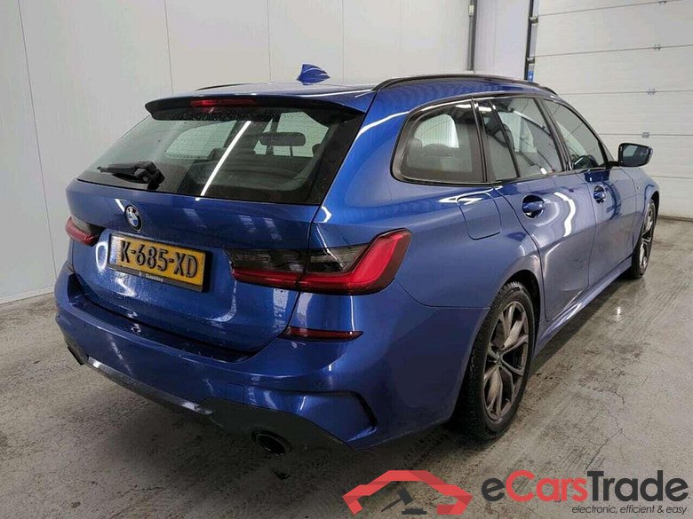 BMW 3-serie Touring 320i High Executive #2