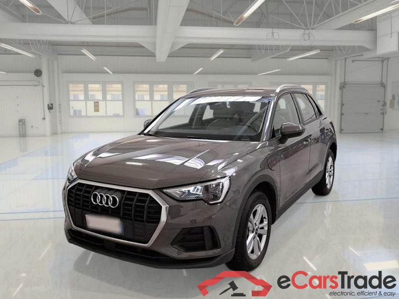 AUDI Q3 / 2018 / 5P / SUV 45 TFSI E S TRONIC BUSINESS #1