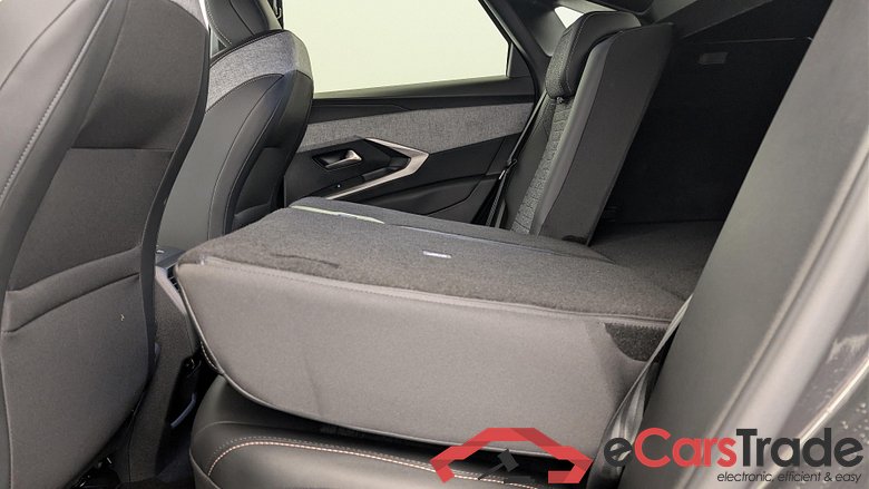 Peugeot 3008 Hybrid 145 e-DCS6 Allure #4