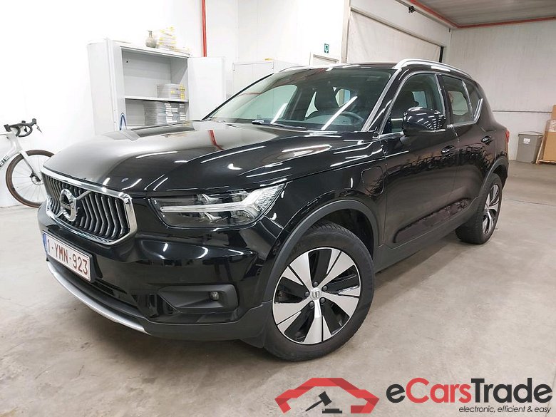 VOLVO - VOL XC40 T5 Twin Engine 261PK Momentum Pro With Arianne Leather & Park Assist Pack  * HYBRID *