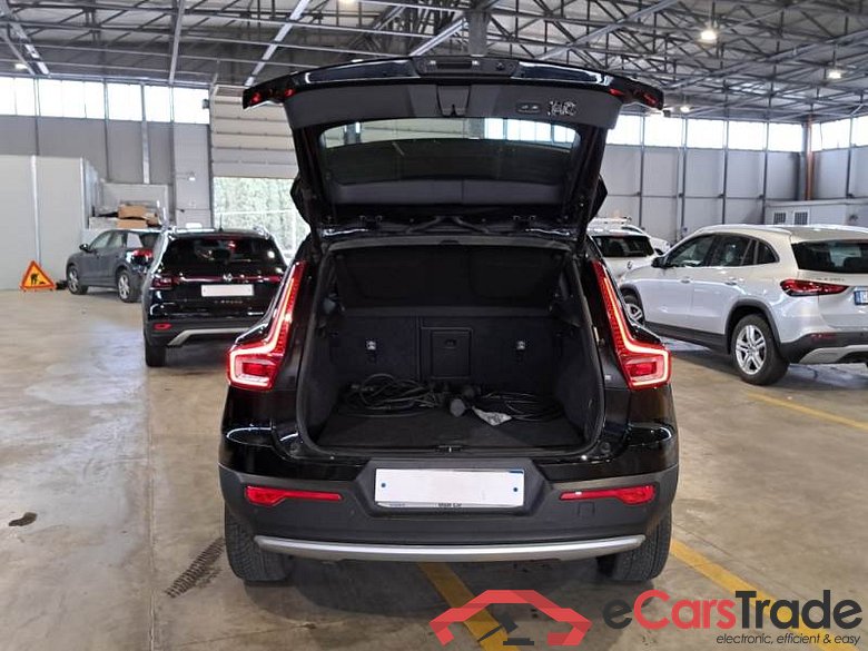 VOLVO XC40 / 2017 / 5P / SUV T5 PLUG-IN HYBRID AUTO RECH INSCRIP EXPR #5