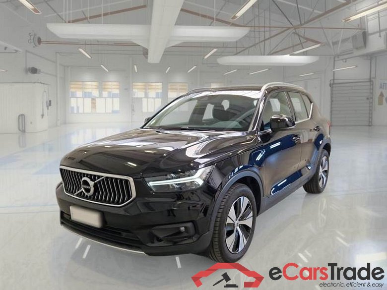 VOLVO XC40 / 2017 / 5P / SUV T5 PLUG-IN HYBRID AUTO RECH INSCRIP EXPR #1