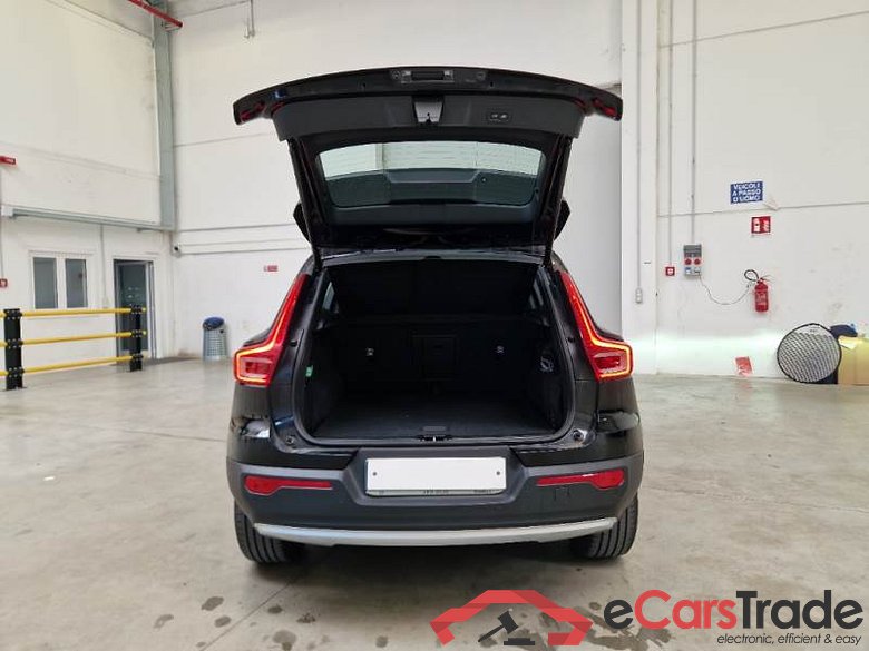 VOLVO XC40 / 2017 / 5P / SUV T5 PLUG-IN HYBRID AUTO RECH INSCRIP EXPR #5