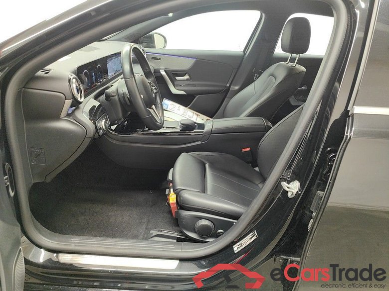 Mercedes-Benz A-Klasse A 250 e Business Solution 5d #3