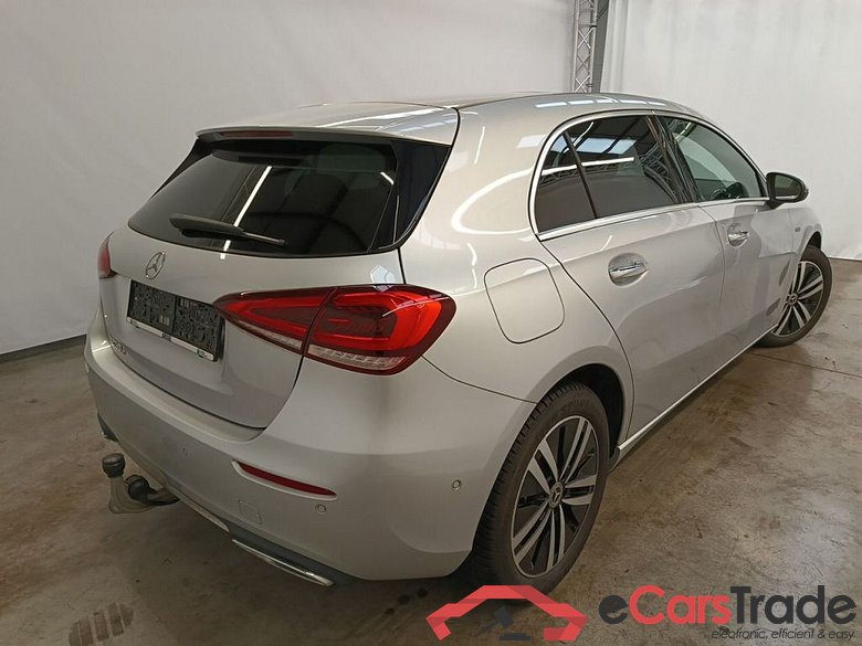 Mercedes-Benz A-Klasse A 250 e Business Solution 5d #2