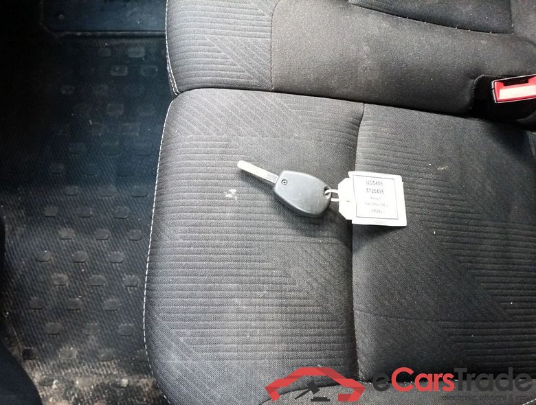 RENAULT TRAFIC 27 FOURGON SWB DSL - 2019 2.0 dCi 120 27 L1H1 Grand Confort 5d #6