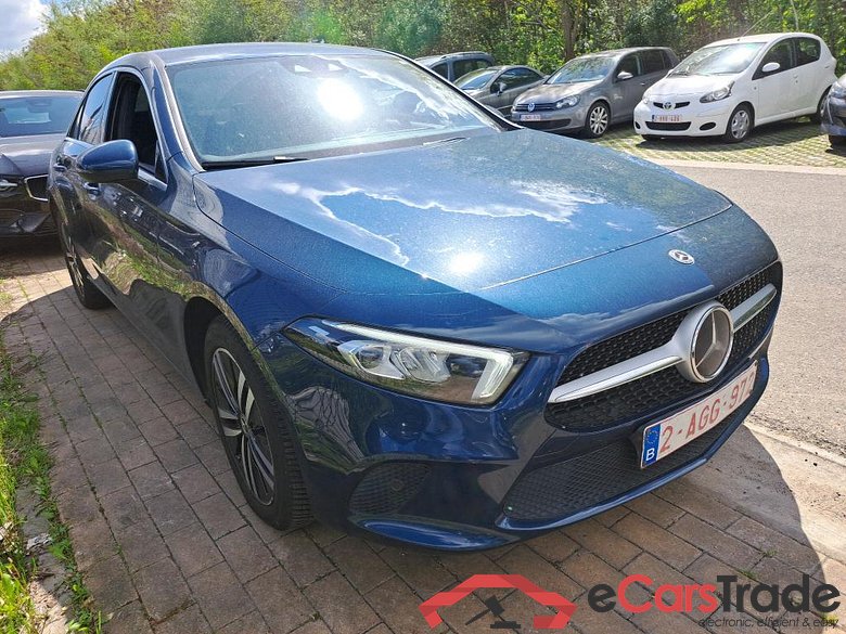 Mercedes A 250e Limo Plug-In Hybrid Aut. LED-Xenon Widescreen Ambient Distronic Navi Sport-Leather KeylessGo Camera Klima PDC ... #2