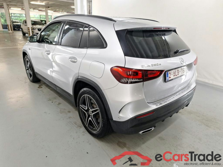 Mercedes GLA 250e Plug-In Hybrid AMG Night Aut. Pano LED-Multibeam Widescreen Ambient Burmester Navi 1/2 Sport-Leather-Alcantara KeylessGo Camera Klima PDC ... #4