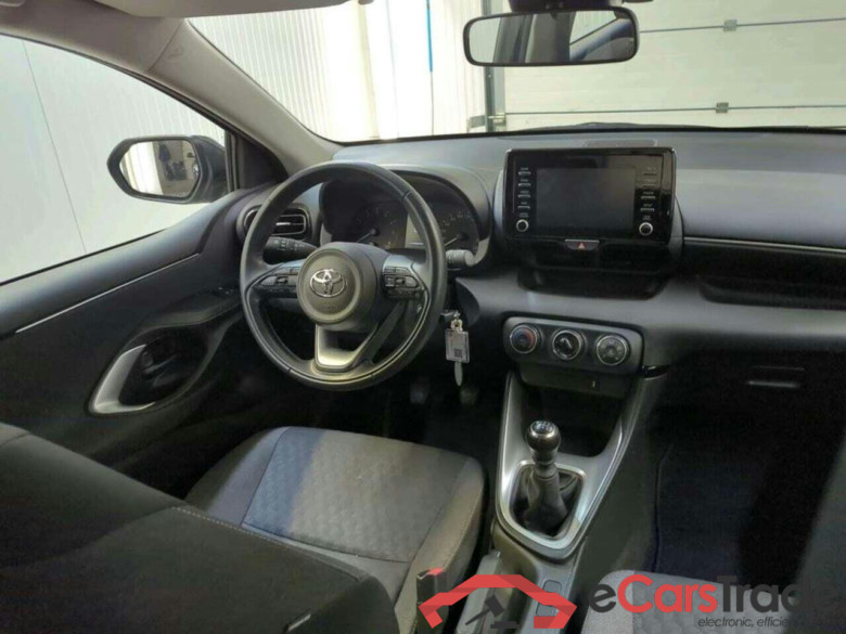 TOYOTA Yaris 1.5 VVT-i Active #3