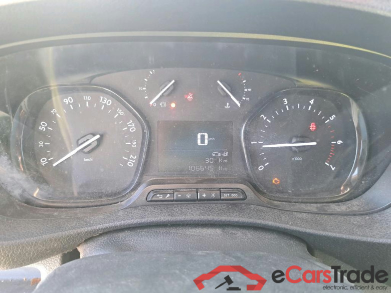 OPEL Vivaro / 2019 / 4P / furgón 1.5 Diésel 74kW (100CV) M Std Express (AC) #4