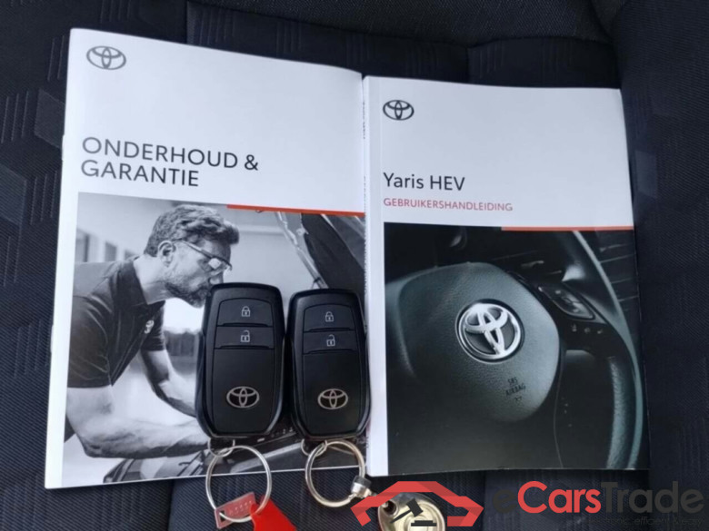 TOYOTA YARIS 1.5 Hybrid 115 First Edition #6