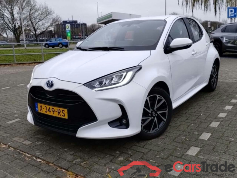 TOYOTA YARIS 1.5 Hybrid Dynamic #1