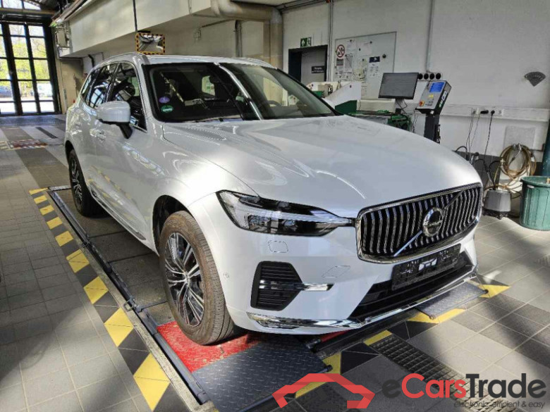 Volvo XC60 (03.2017->) DE - SUV5 B5 (Benzin) 2WD EU6d, Inscription Mild-Hybrid, (Facelift) 2021 - 2022 #2