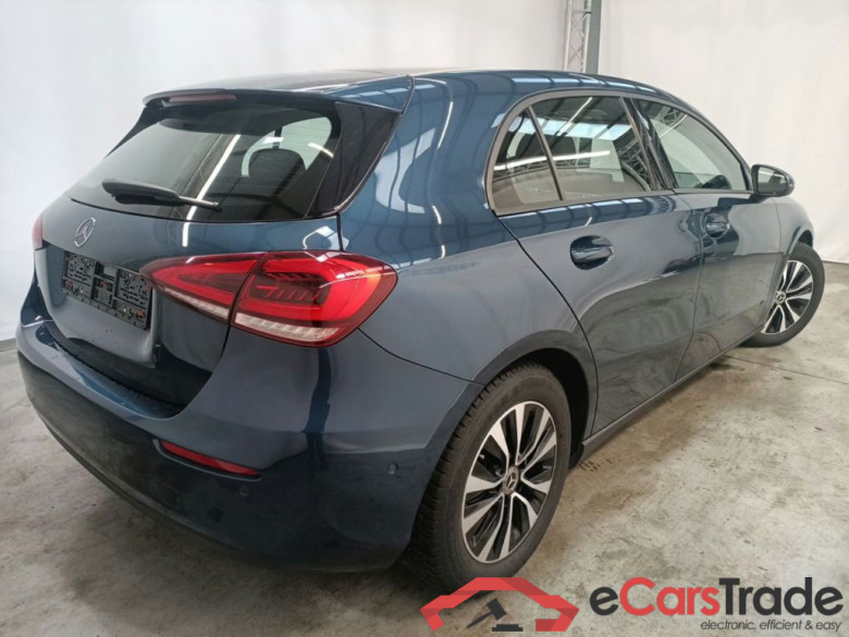 MERCEDES CLASSE A DIESEL (W177) A 180 d 116 Business Solution Essential 5d #2