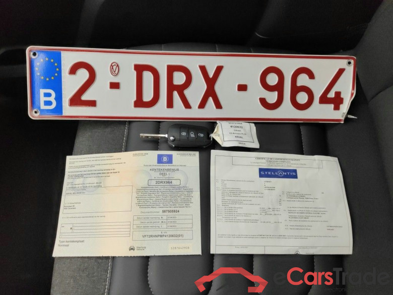 Citroën C3 Aircross 1.2 PureTech 110 S&S MAN6 Shine 5d #4