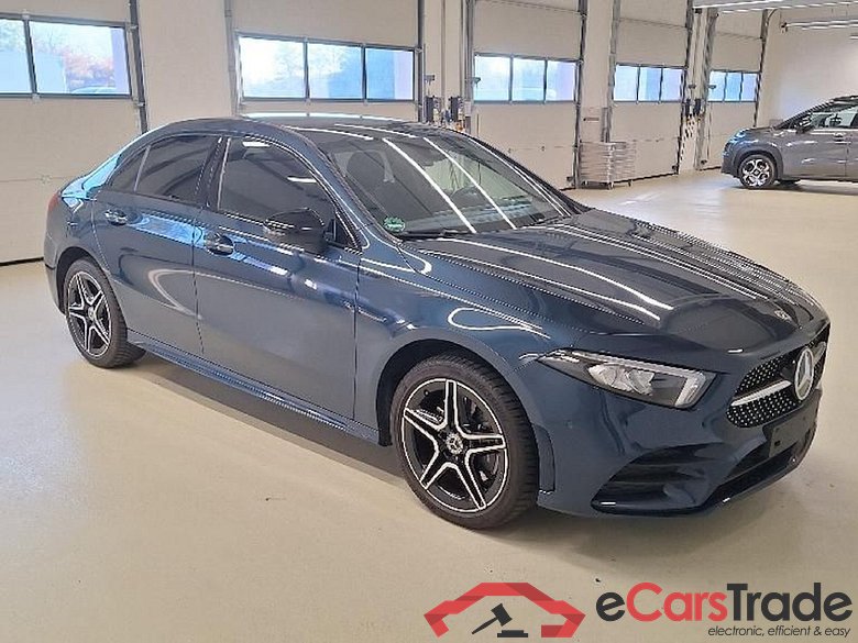 Mercedes-Benz A 250 AMG-Line 250 e #1