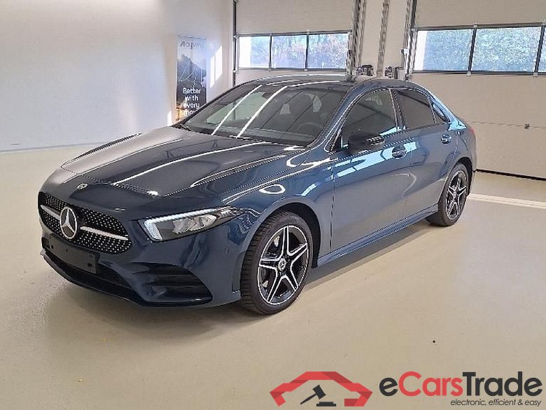 Mercedes-Benz A 250 AMG-Line 250 e #2