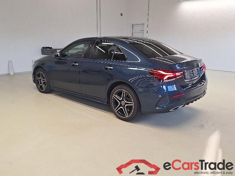 Mercedes-Benz A 250 AMG-Line 250 e #6