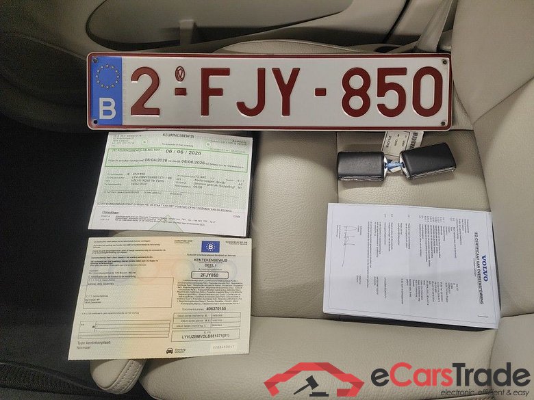 Volvo XC60 T8 e4x4 Geartronic Inscription 5d #4