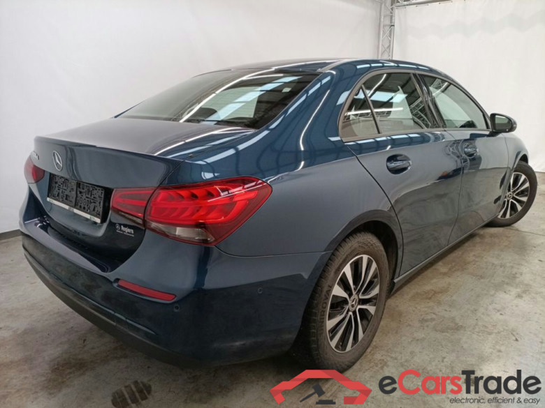 Mercedes-Benz A-Klasse Limousine A 180d DCT Business Solution 4d #2