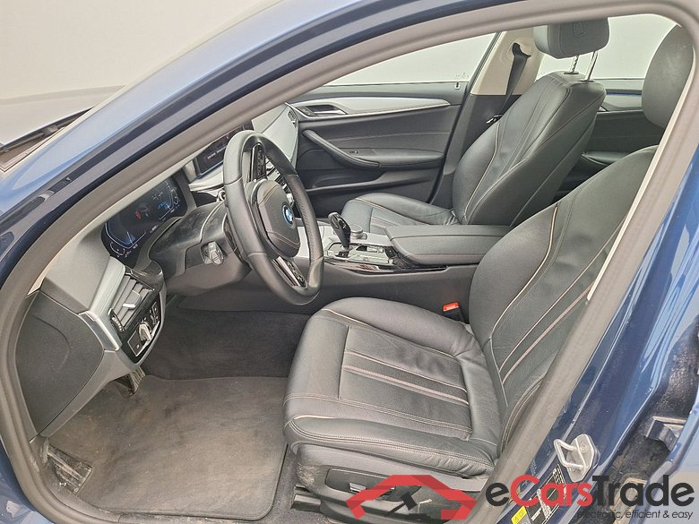 BMW, 5-ser To FL'20 PHEV, BMW 5 Reeks Touring 530e Auto 5d #3