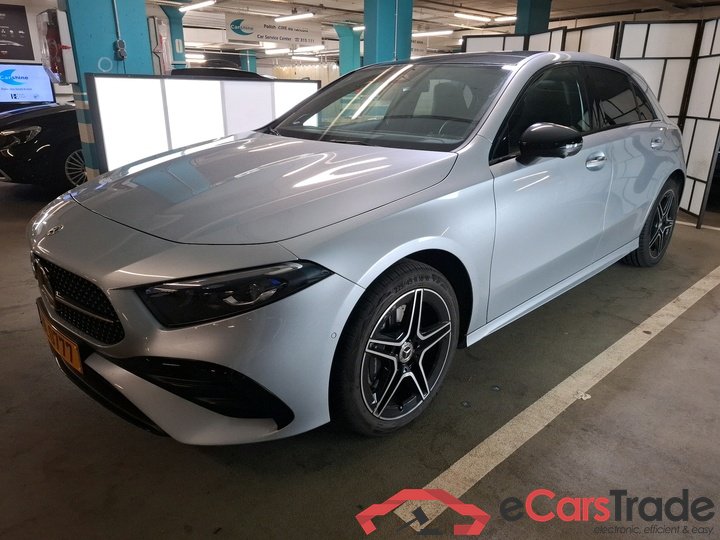 Mercedes A 250e Facelift Plug-In Hybrid AMG Night Aut. Pano LED-Xenon Head-Up Widescreen Ambient Burmester Navi 1/2 Sport-Leather-Alcantara KeylessGo Camera Klima PDC ... #1