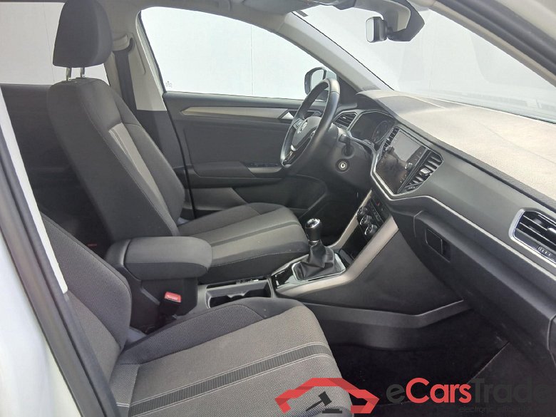 VOLKSWAGEN T-Roc / 2017 / 5P / todoterreno Advance 1.0 TSI 81kW (110CV) #6