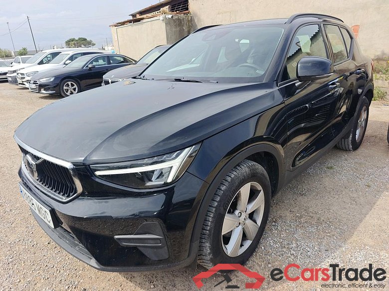 VOLVO XC40 1.5 T2 Essential Dark Auto 130 CV
