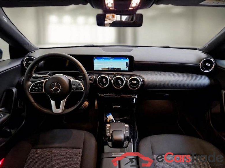 MERCEDES-BENZ CLA SHOOTING BRAKE / 2019 / 5P / STATION WAGON CLA 180 D AUTOMATIC BUSINESS EXTRA #3
