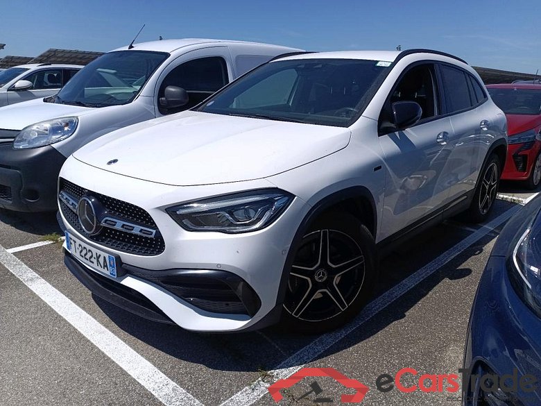 Mercedes GLA 250e Plug-In Hybrid AMG Night Aut. LED-Xenon Widescreen Sound Ambient Navi 1/2 Sport-Leather-Alcantara KeylessGo Camera Klima PDC ...
