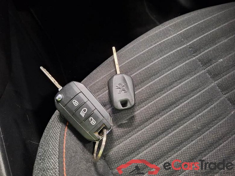 PEUGEOT 208 / 2019 / 5P / BERLINA ACTIVE PACK BLUEHDI 100 S/S #6