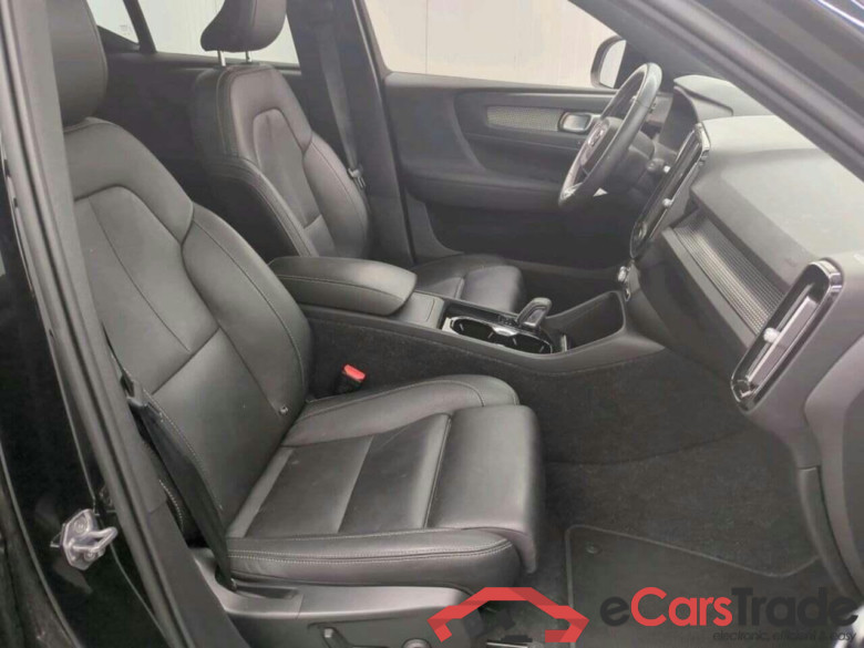 VOLVO XC40 Recharge P8 AWD RDes #5