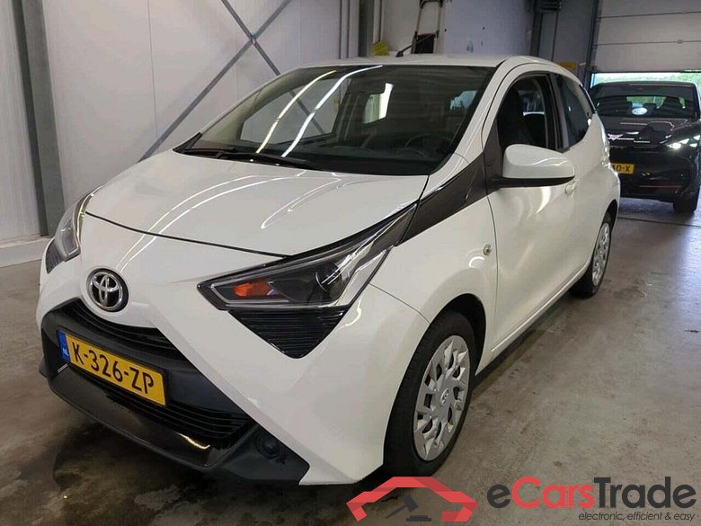 TOYOTA Aygo 1.0 VVT-i x-play #1