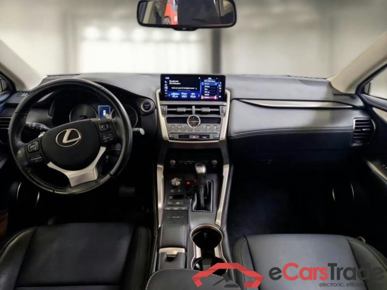 LEXUS NX / 2017 / 5P / SUV HYBRID EXECUTIVE 4WD #3