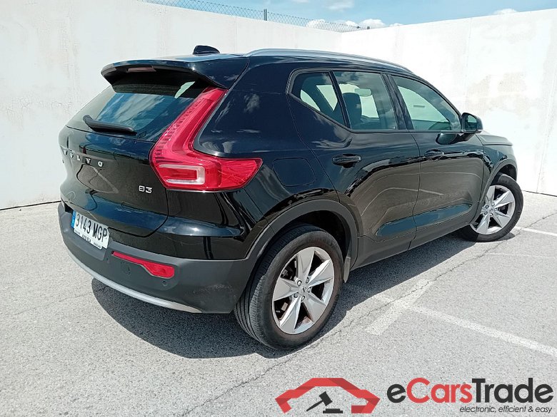VOLVO XC40 / 2021 / 5P / todoterreno 2.0 B3 G Core Dark Auto #2