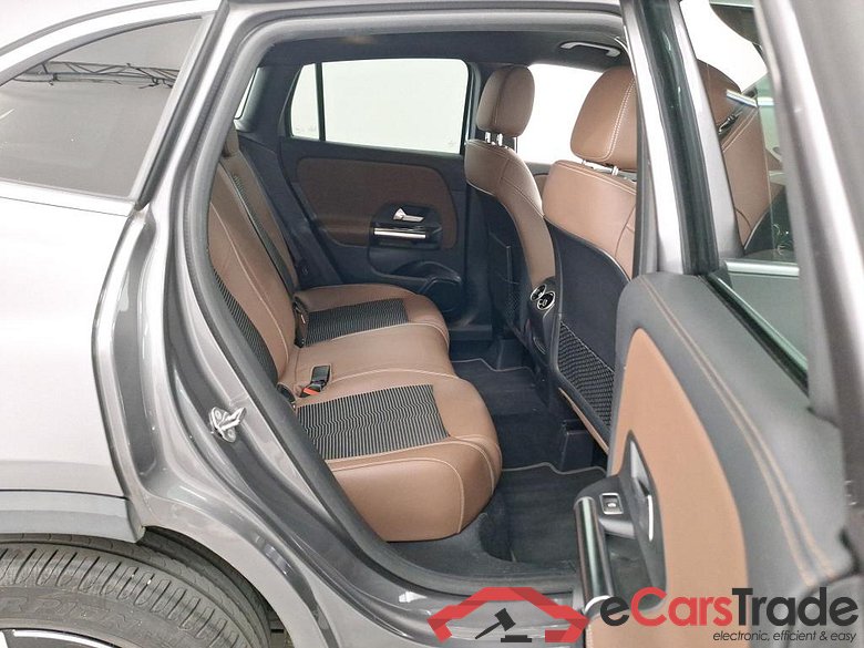 MERCEDES-BENZ GLA 1.3 GLA 250 E #6