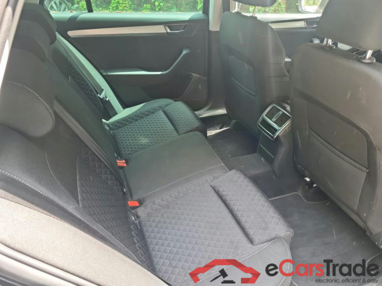 SKODA Superb 2.0 CRTDI 110KW DSG7 CLEVER #6