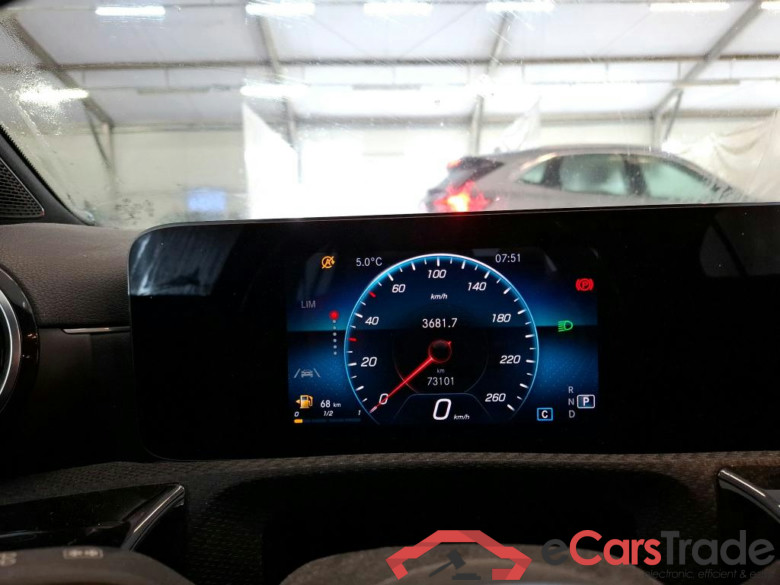 MERCEDES-BENZ Classe A Compact / 2018 / 5P / Berline A 180 d Business Line 8G-DCT #6