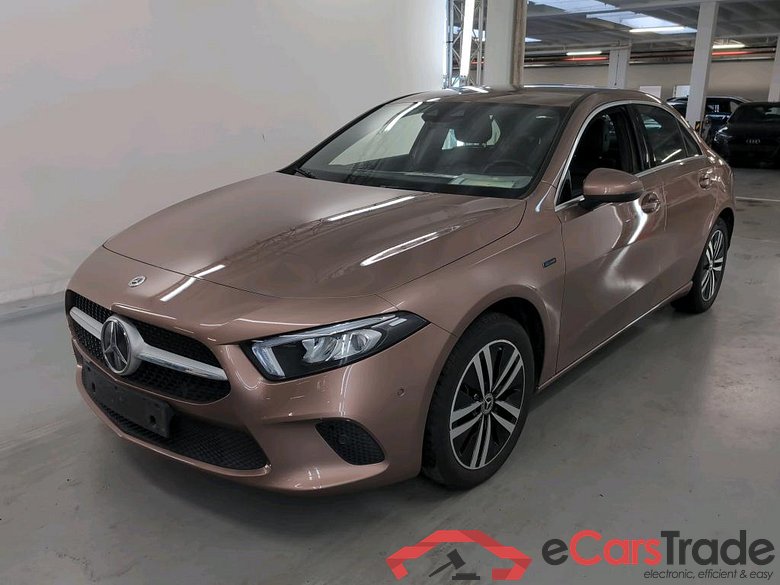 MERCEDES-BENZ A-Klasse 1.3 A 250 E BUSINESS SOLUTION DCT