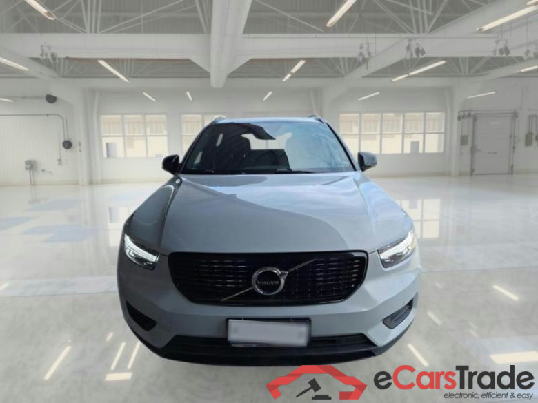 VOLVO XC40 / 2017 / 5P / SUV T5 TWIN ENGINE GEARTRONIC R-DESIGN #6