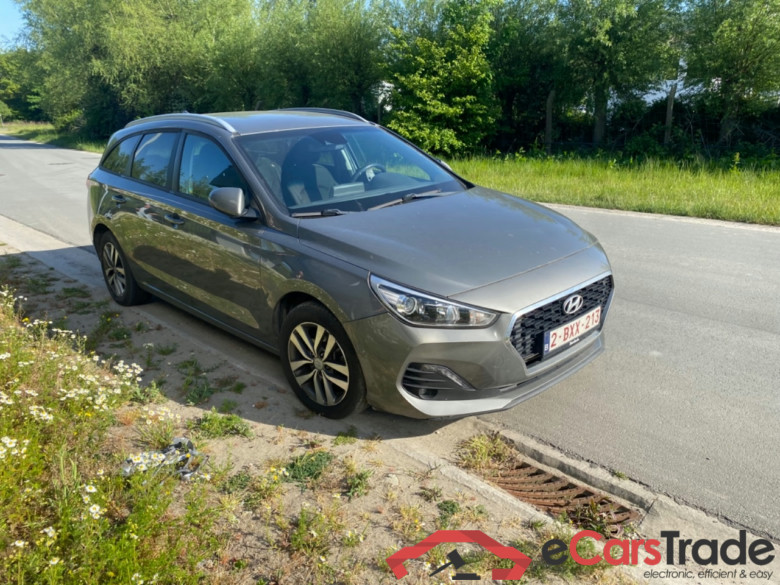Hyundai i30 1.6 CRDI Twist Navi Camera Klima PDC ... #2