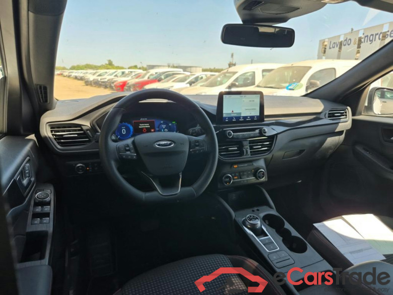 FORD Kuga / 2019 / 5P / todoterreno ST-Line 2.5 Duratec FHEV 140kW 4x4 Auto #3
